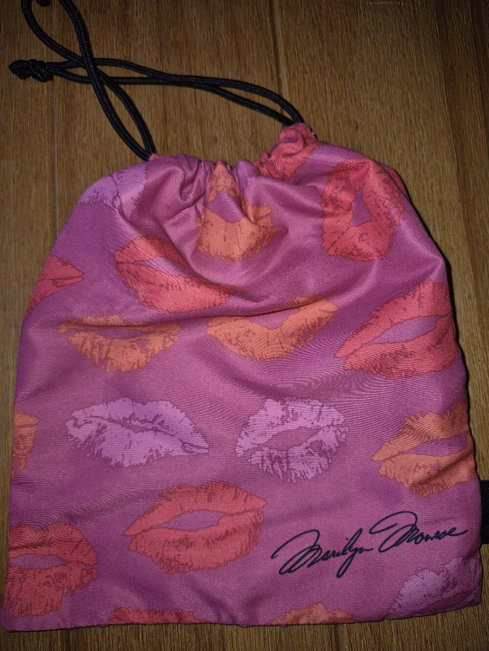 Lucky Chick 3 Piece Eye Brush Set & Marilyn Monroe Lipstick Kiss Drawstring Bag